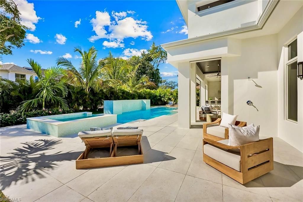 788 Riviera Dr, Naples, FL 34103 Photo