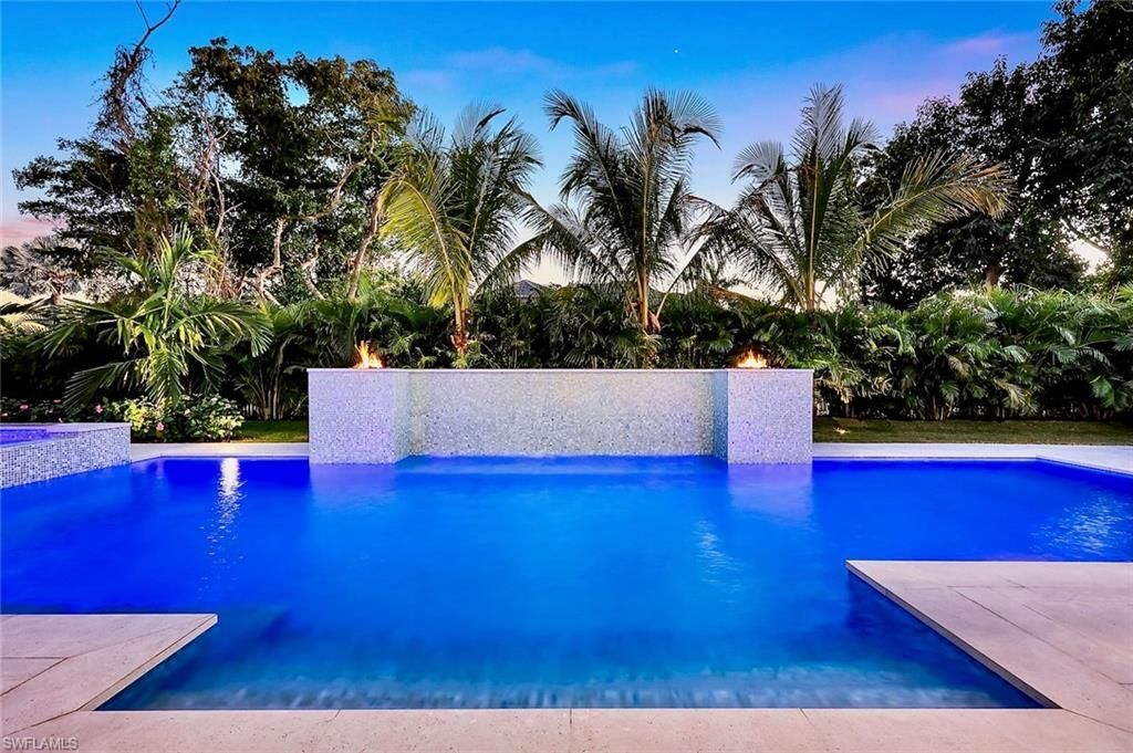 788 Riviera Dr, Naples, FL 34103 Photo