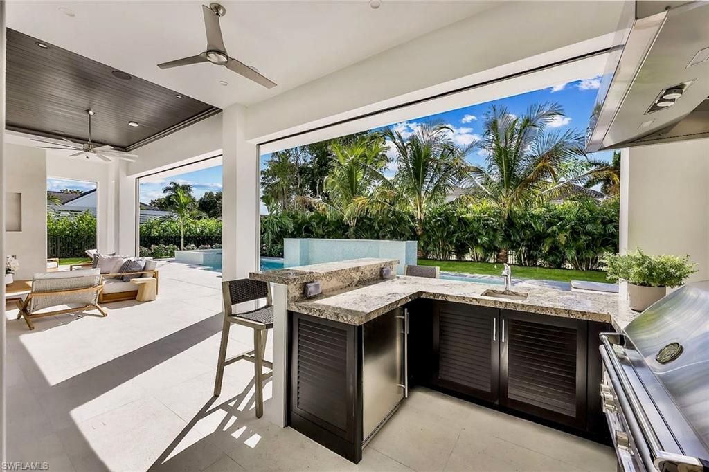 788 Riviera Dr, Naples, FL 34103 Photo