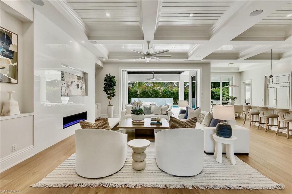 788 Riviera Dr, Naples, FL 34103 Photo