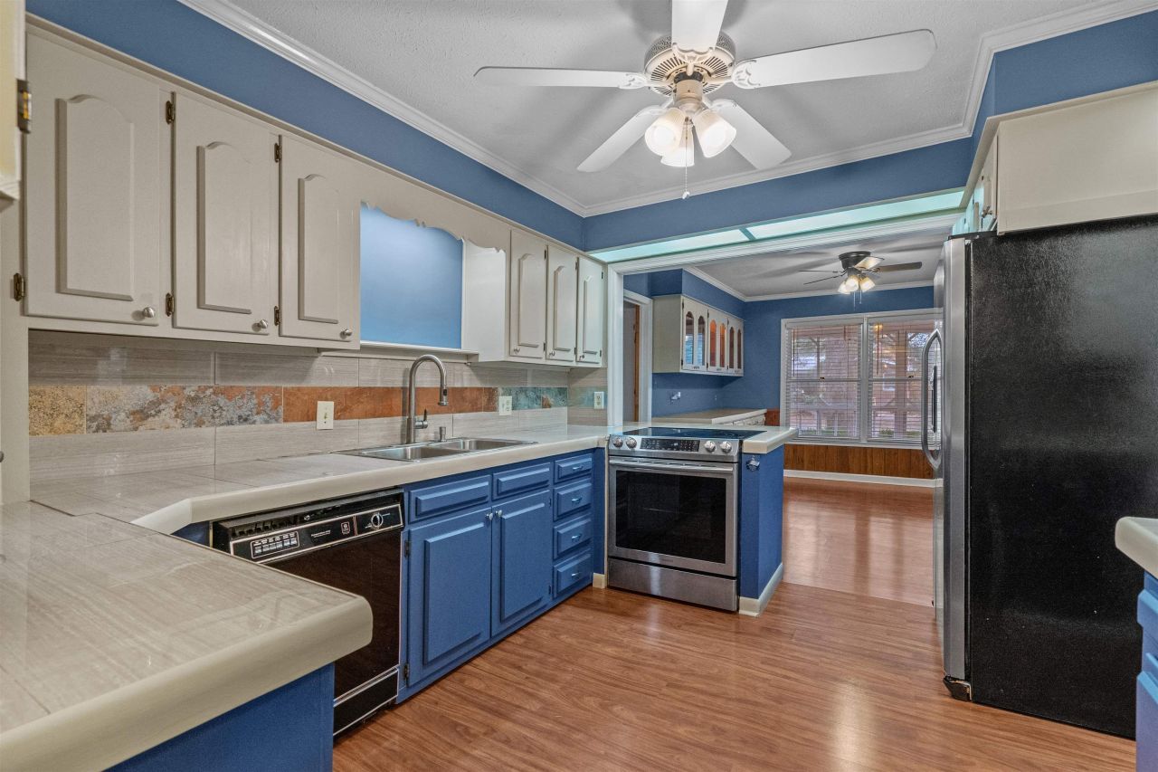 206 Magrath Ave. Photo 13