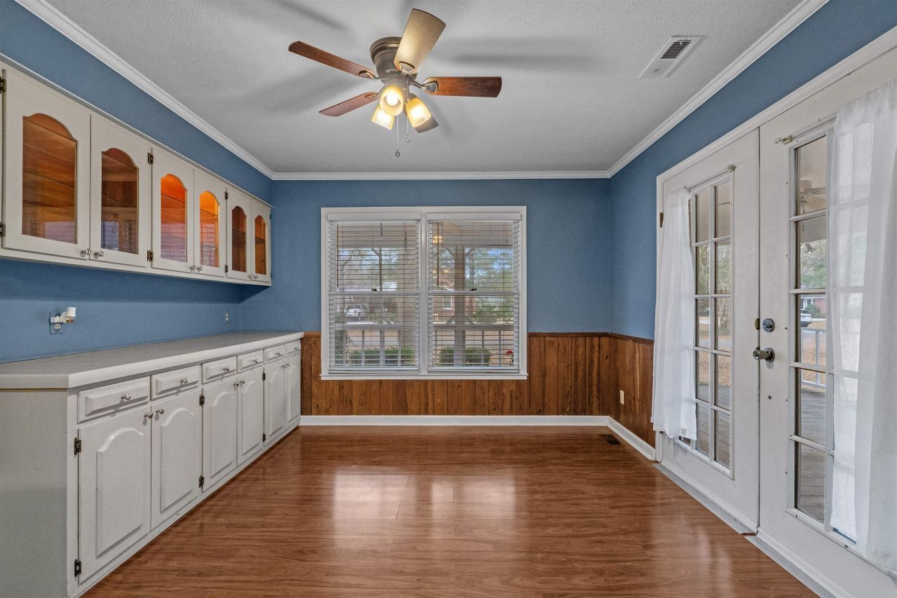 206 Magrath Ave. Photo 15