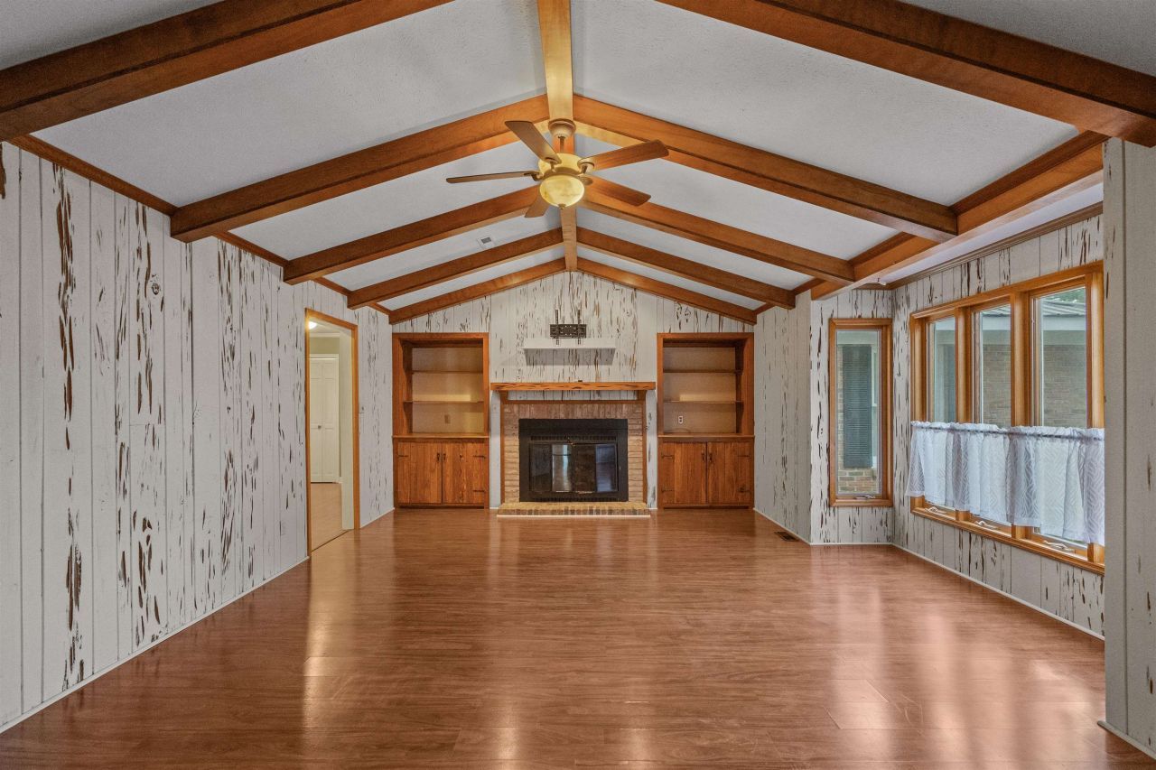 206 Magrath Ave. Photo 16