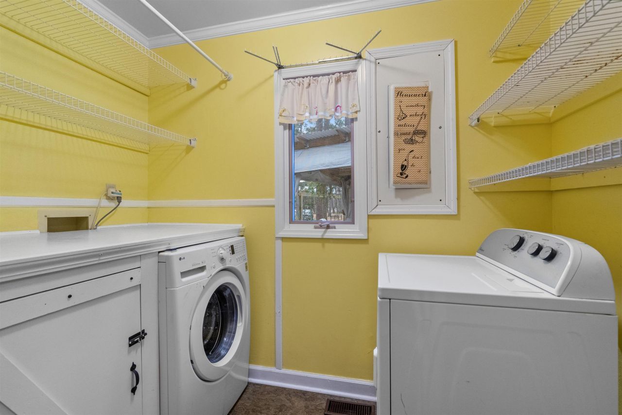 206 Magrath Ave. Photo 18