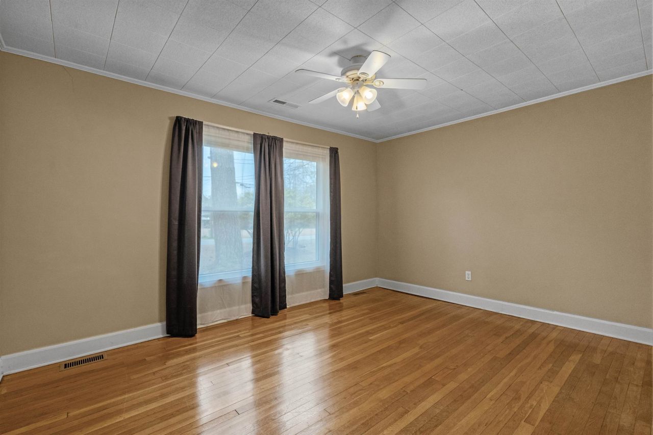 206 Magrath Ave. Photo 21