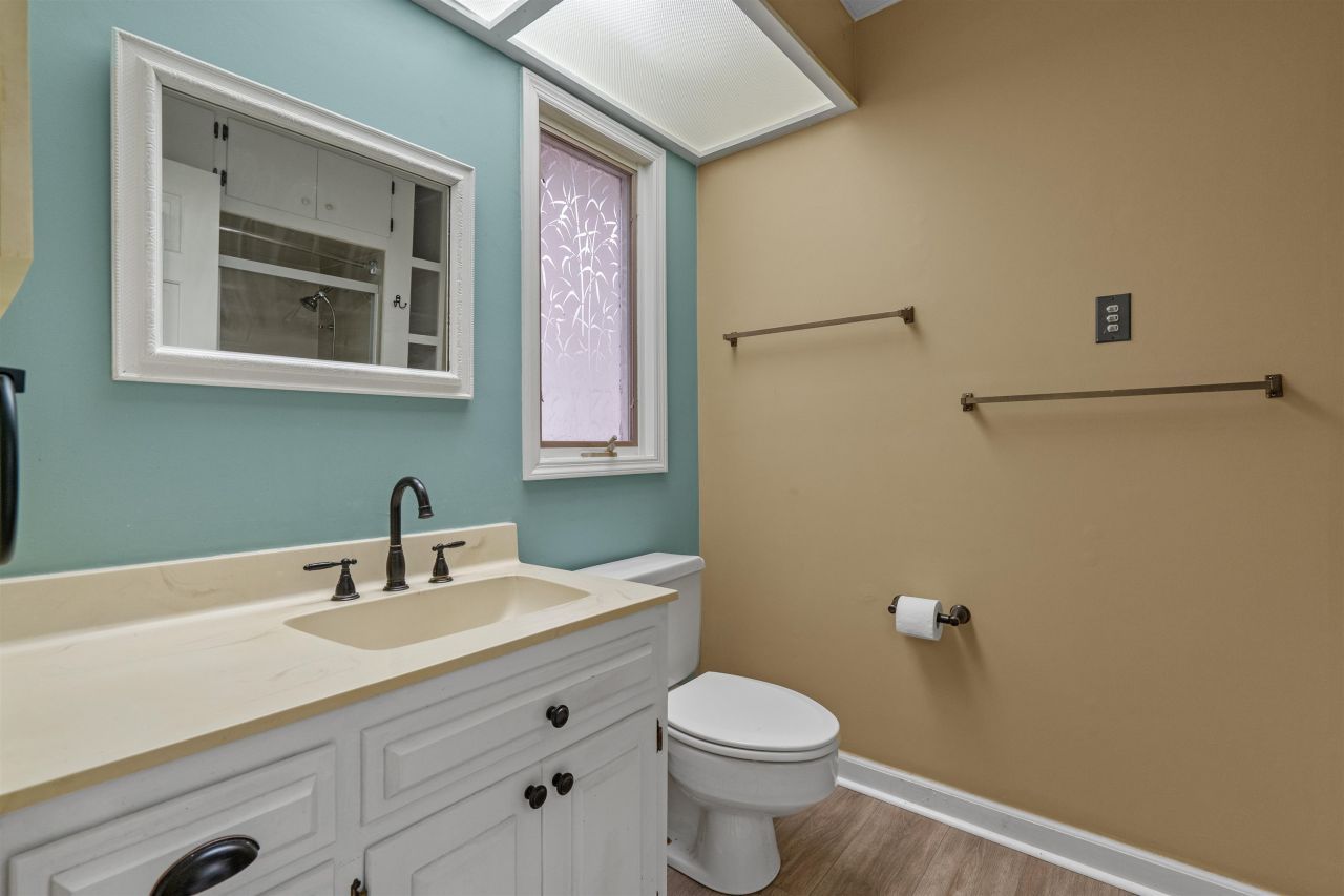 206 Magrath Ave. Photo 25