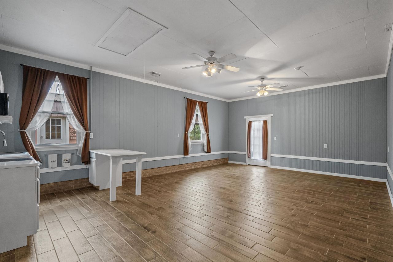 206 Magrath Ave. Photo 29