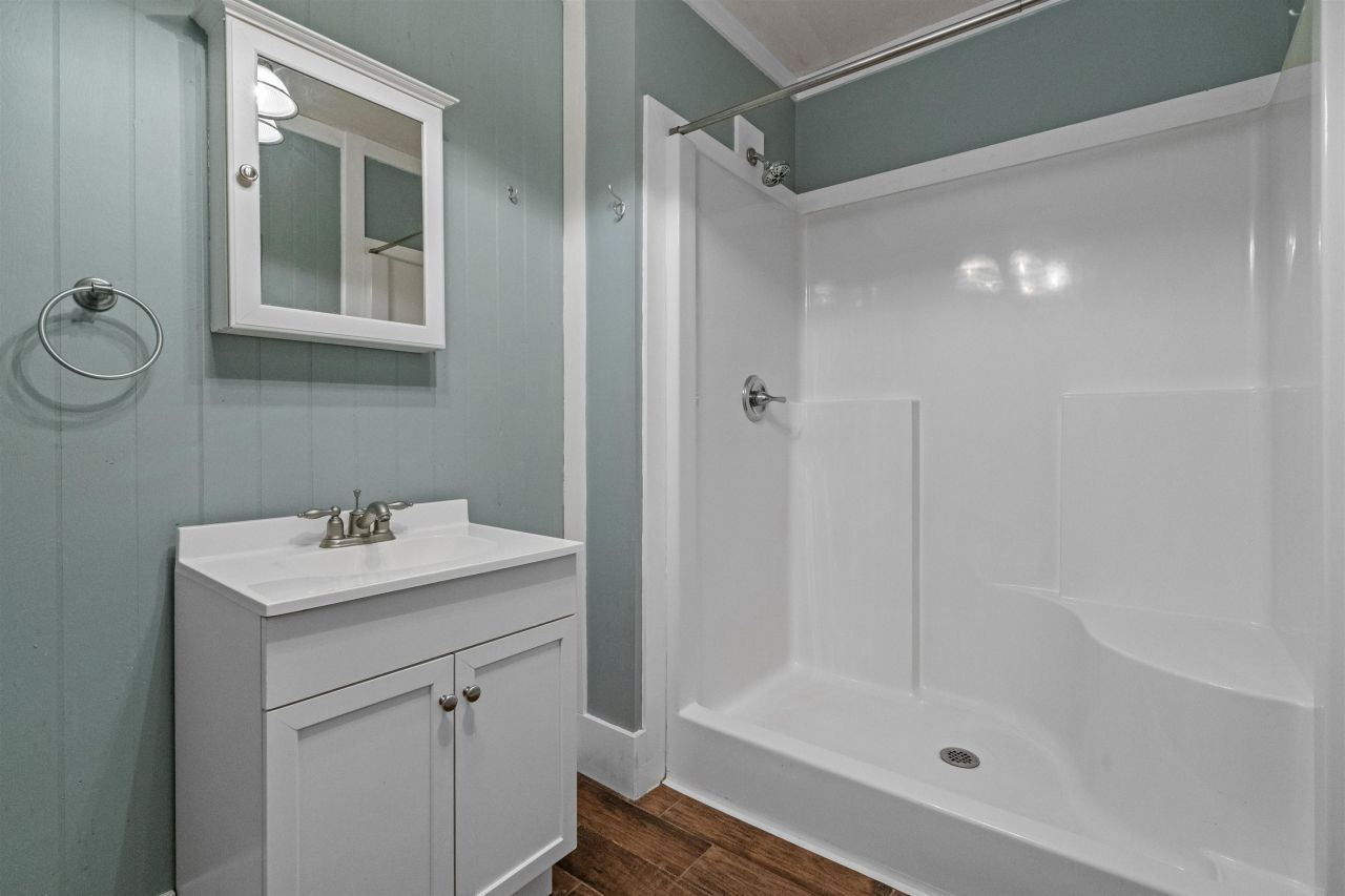 206 Magrath Ave. Photo 32