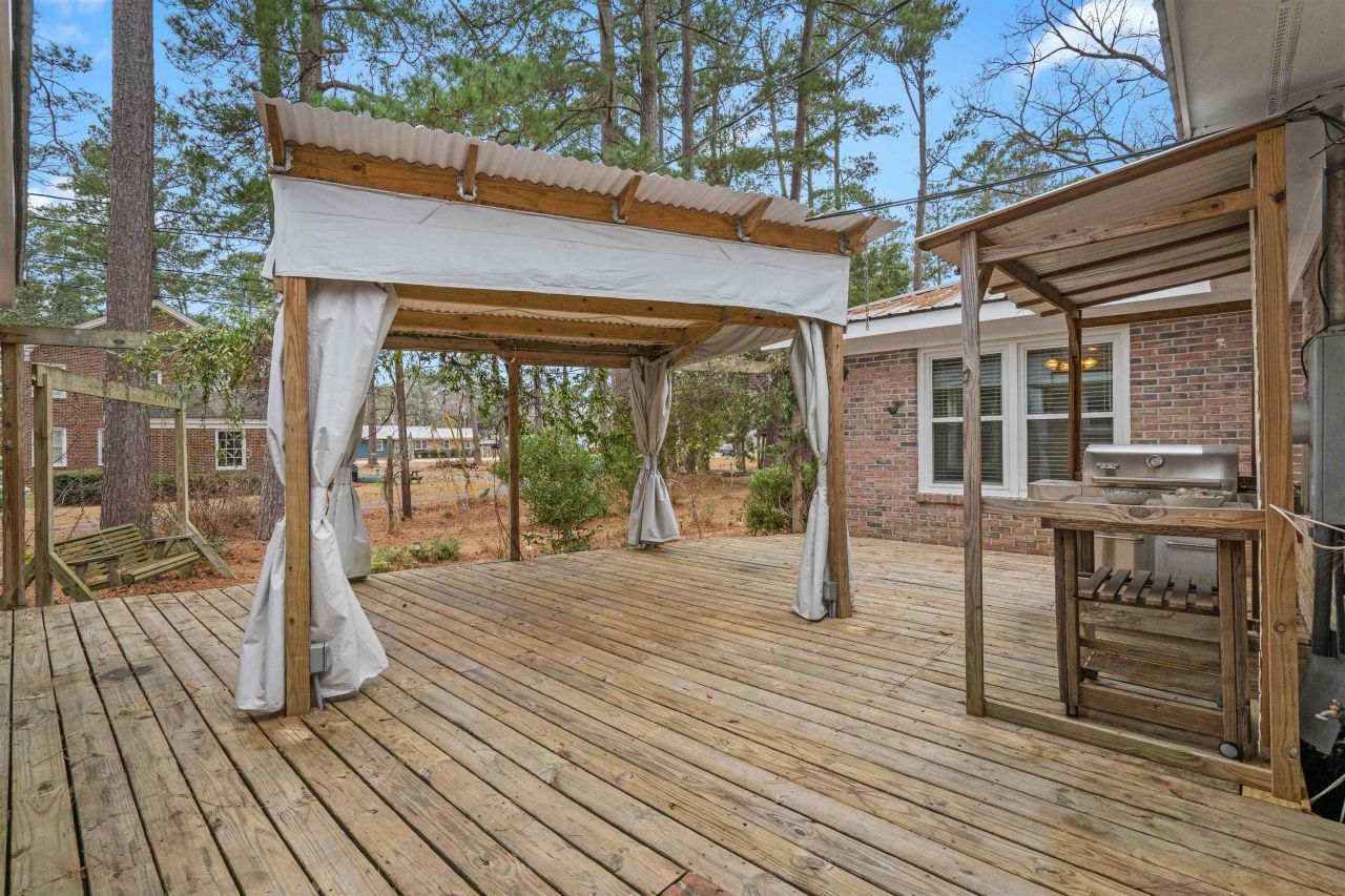 206 Magrath Ave. Photo 33