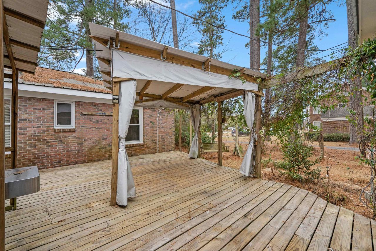 206 Magrath Ave. Photo 34