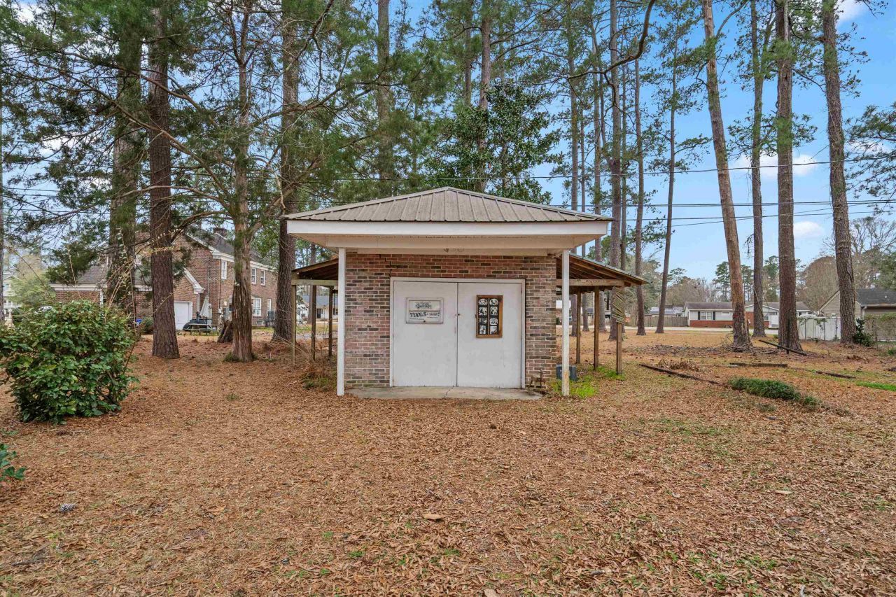 206 Magrath Ave. Photo 37