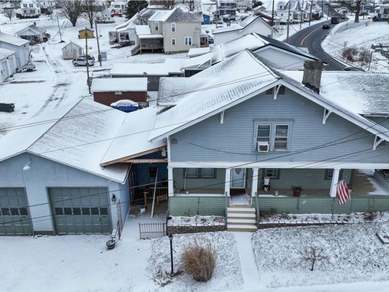 329 S Chestnut Street, Barnesville, OH 43713 Photo 2