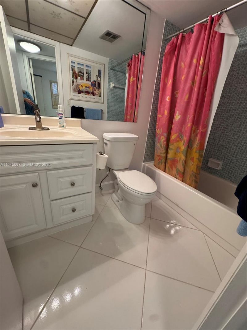 8280 Sunrise Lakes Blvd, Unit 202, Sunrise, FL 33322 Photo