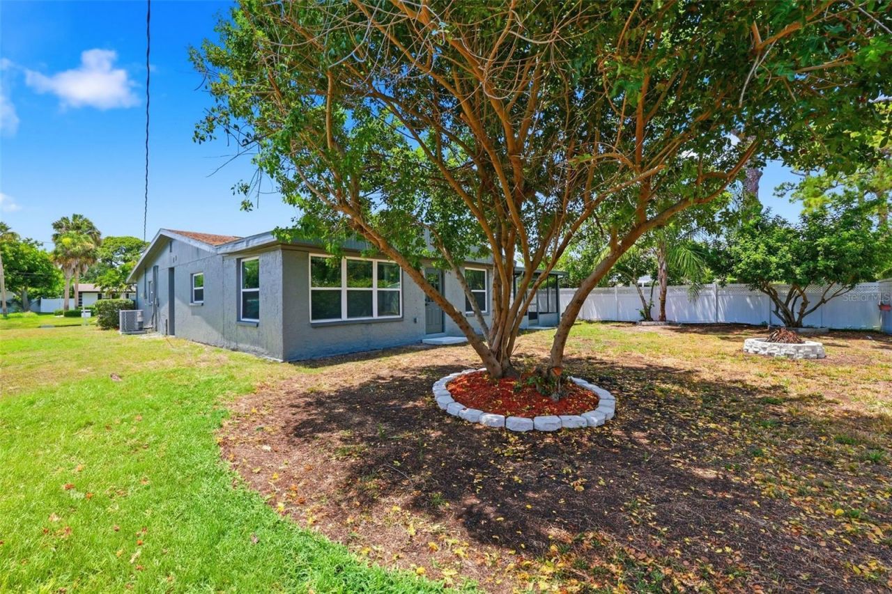4435 Huntington Street Ne, Saint Petersburg, FL 33703 Photo