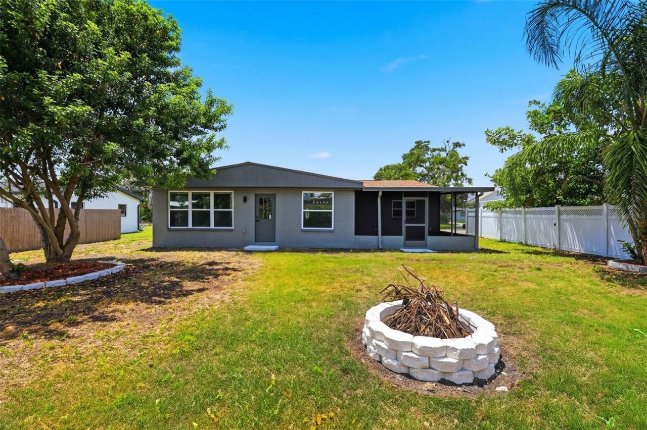 4435 Huntington Street Ne, Saint Petersburg, FL 33703 Photo