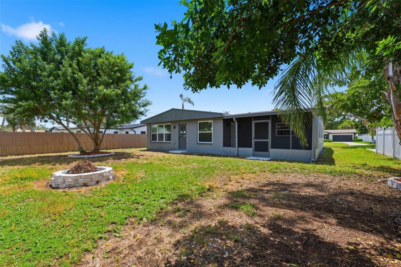 4435 Huntington Street Ne, Saint Petersburg, FL 33703 Photo