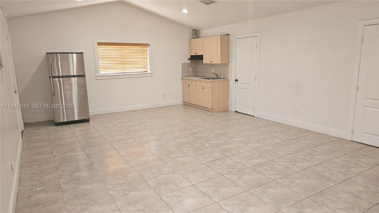 10351 SW 49th St, Unit Main, Miami, FL 33165 Photo