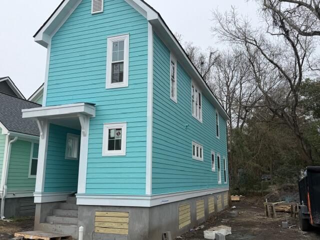 2713 Henry Street Photo 3