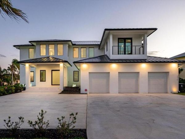 3316 SE River Vista Court, Port Saint Lucie, FL 34952