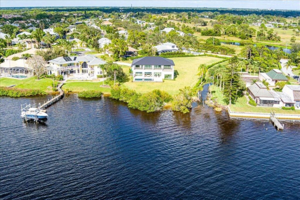 3316 SE River Vista Court, Port Saint Lucie, FL 34952 Photo