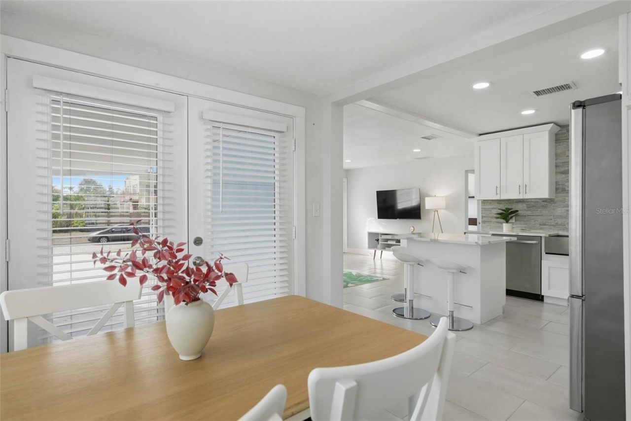 6531 2nd Avenue S, Saint Petersburg, FL 33707 Photo