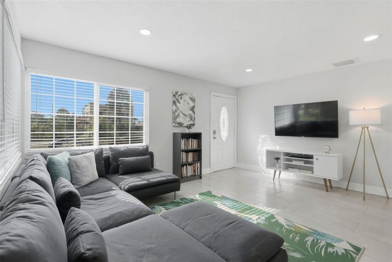 6531 2nd Avenue S, Saint Petersburg, FL 33707 Photo