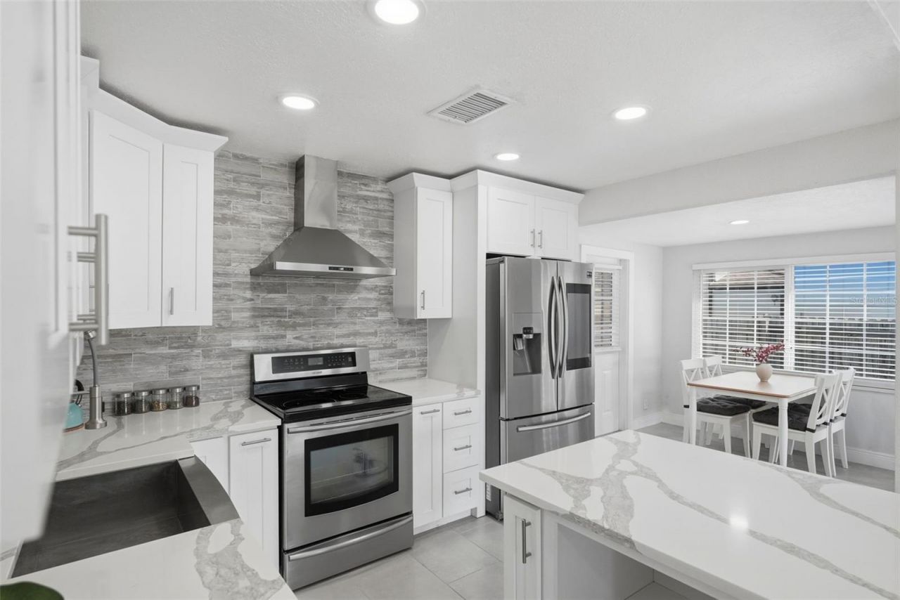 6531 2nd Avenue S, Saint Petersburg, FL 33707 Photo