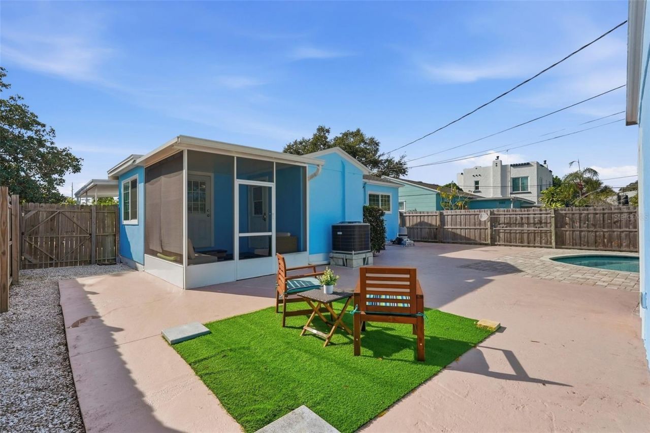 6531 2nd Avenue S, Saint Petersburg, FL 33707 Photo