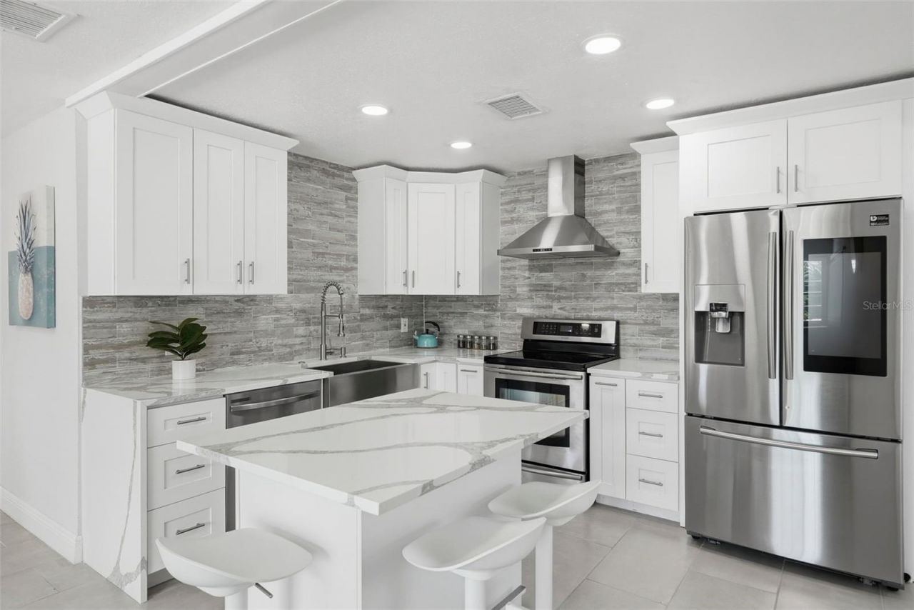 6531 2nd Avenue S, Saint Petersburg, FL 33707 Photo