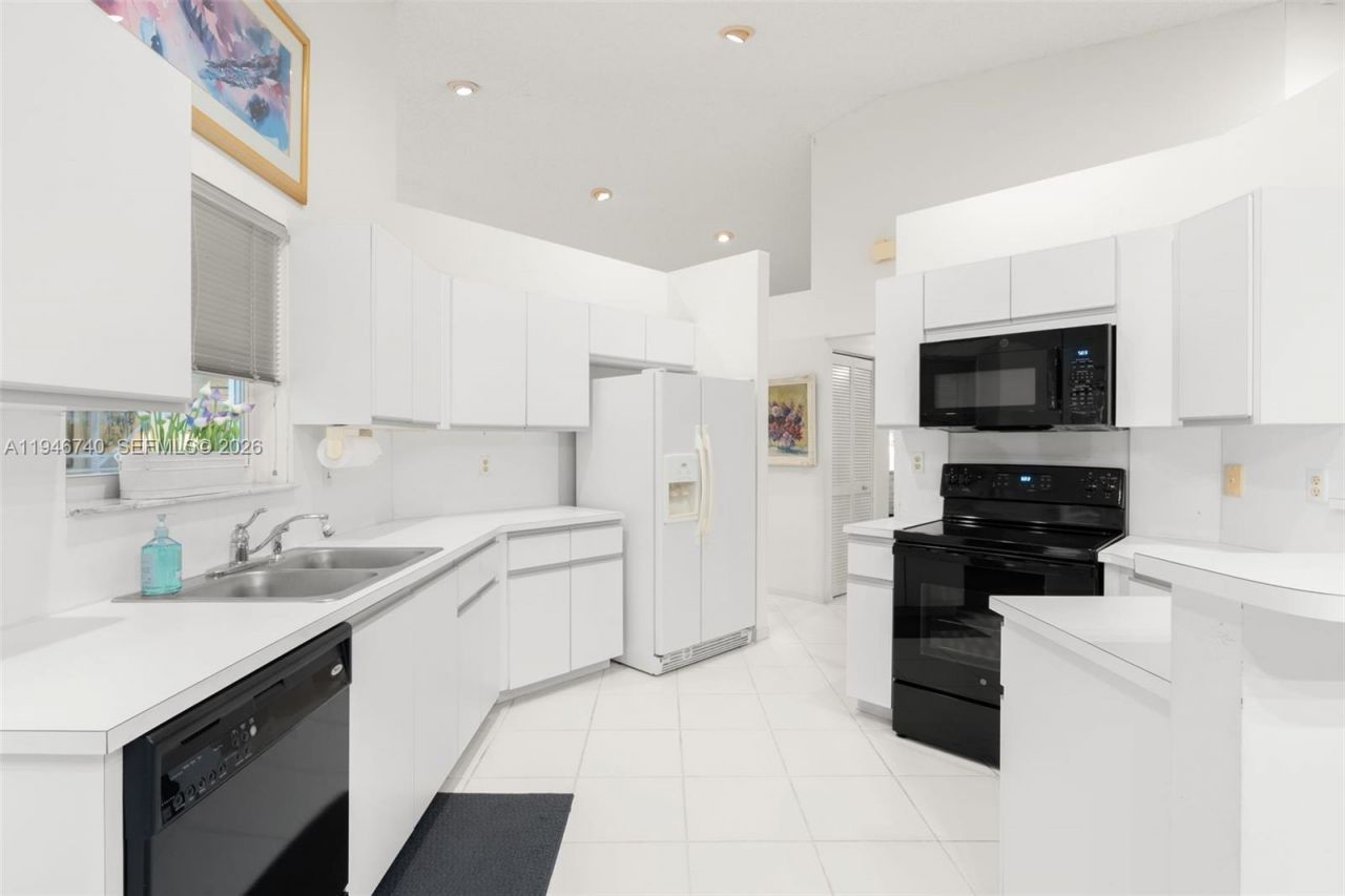 7901 NW 86th Ter, Tamarac, FL 33321 Photo