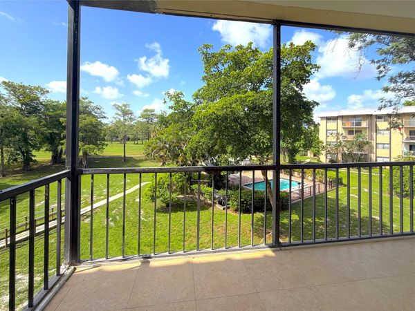6301 N Falls Cir Drive, Unit 303, Lauderhill, FL 33319
