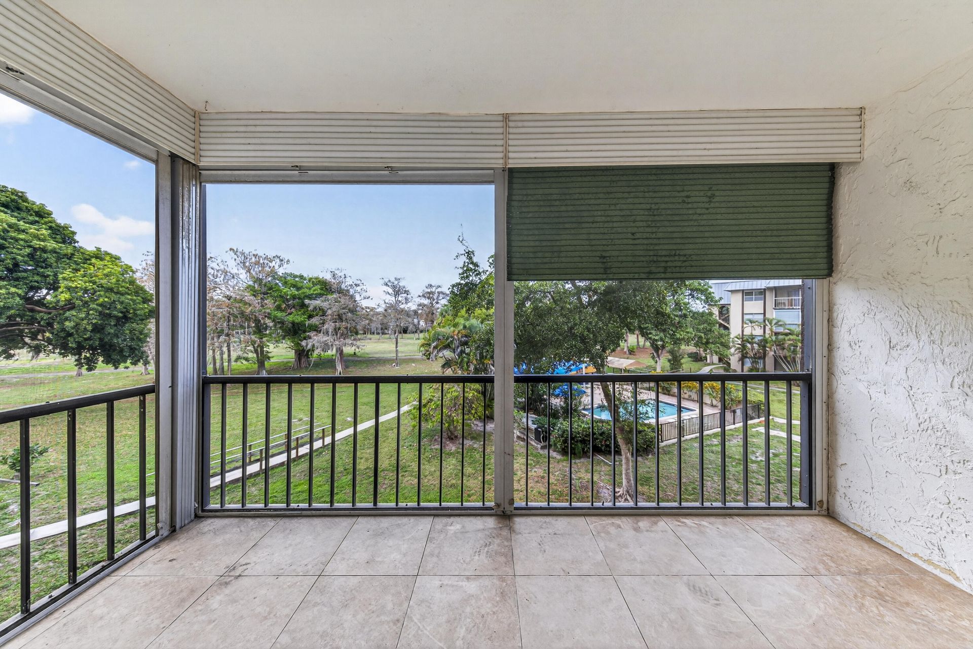 6301 N Falls Cir Drive, Unit 303, Lauderhill, FL 33319 Photo