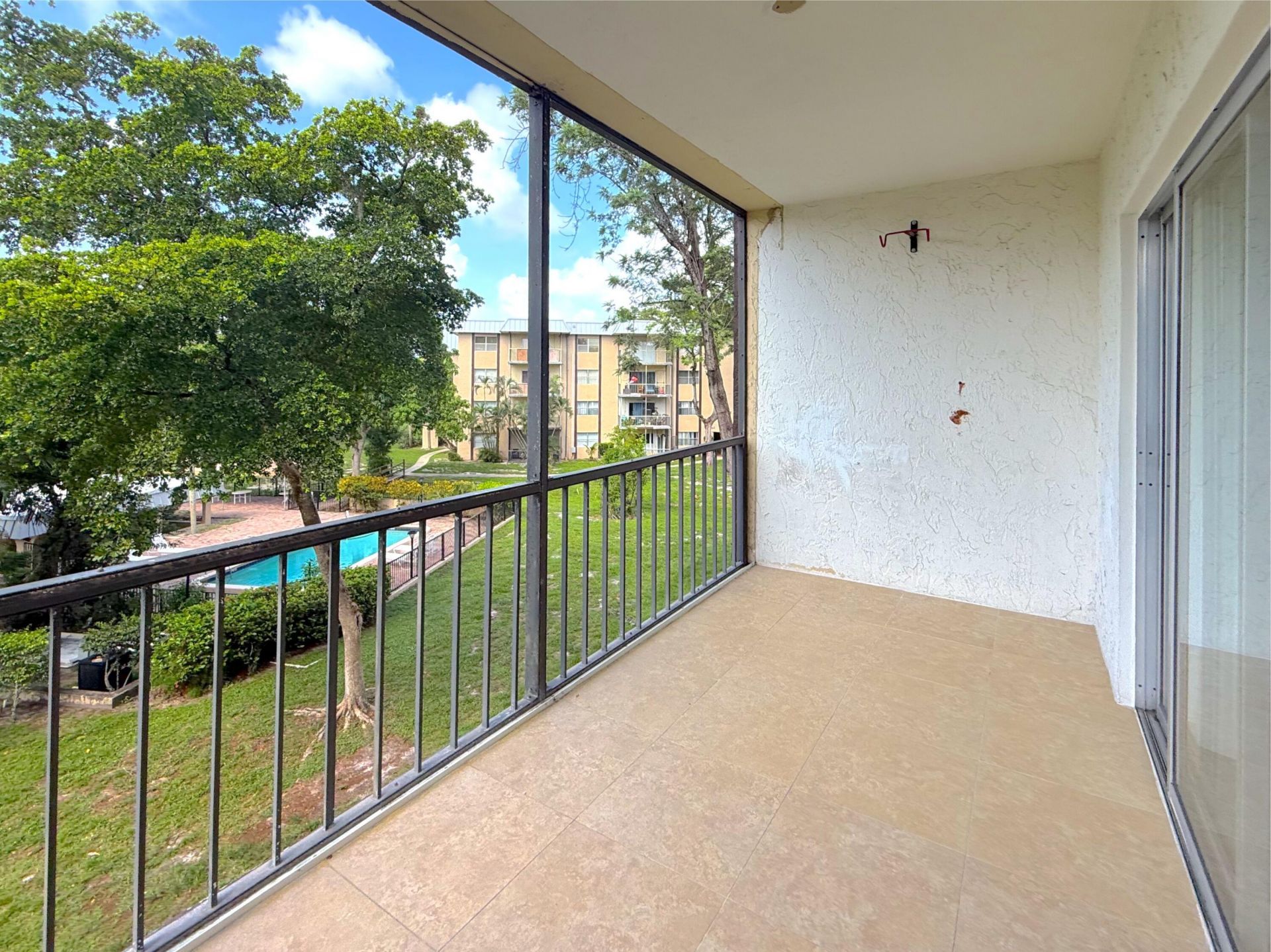 6301 N Falls Cir Drive, Unit 303, Lauderhill, FL 33319 Photo