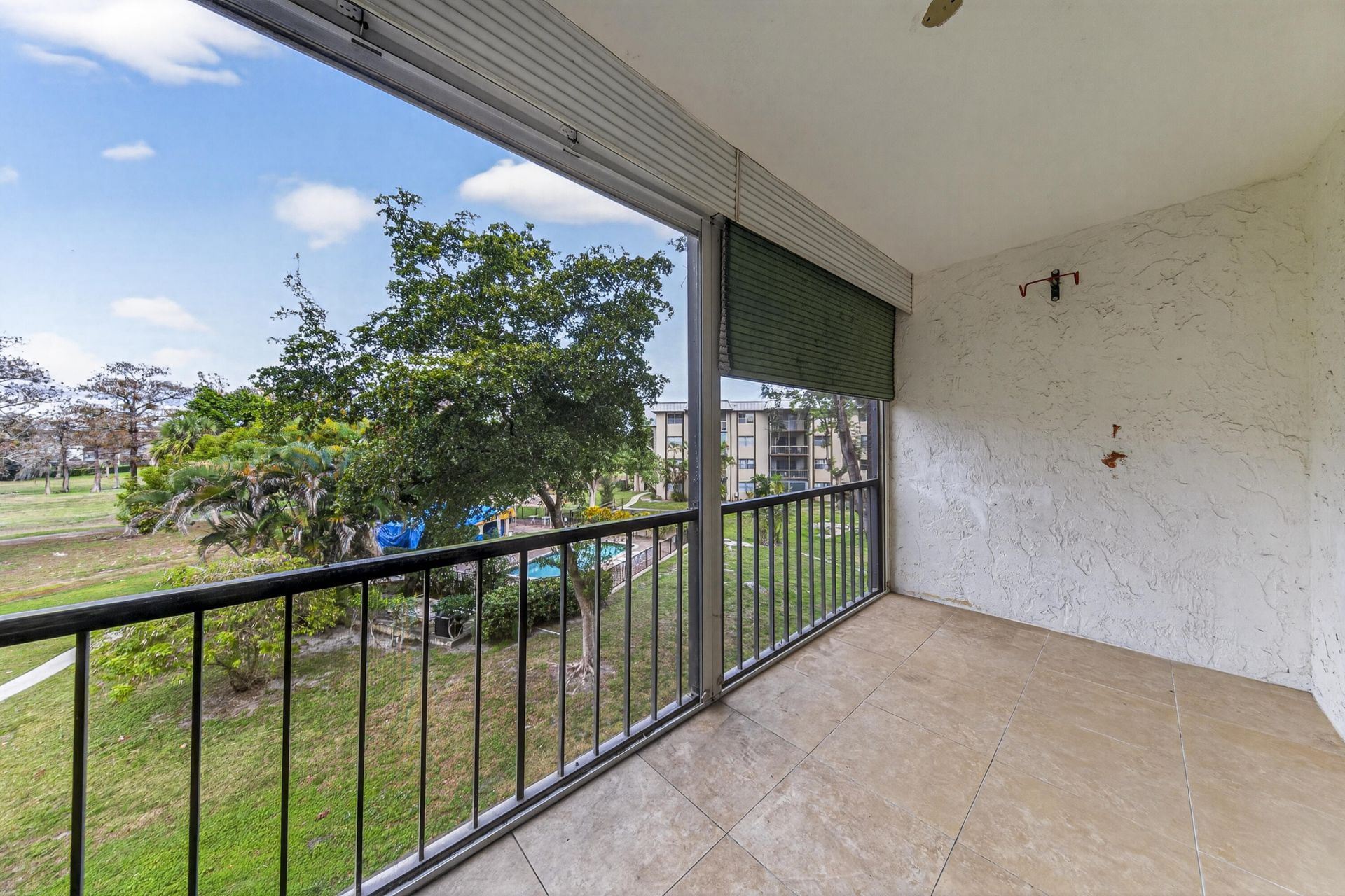 6301 N Falls Cir Drive, Unit 303, Lauderhill, FL 33319 Photo