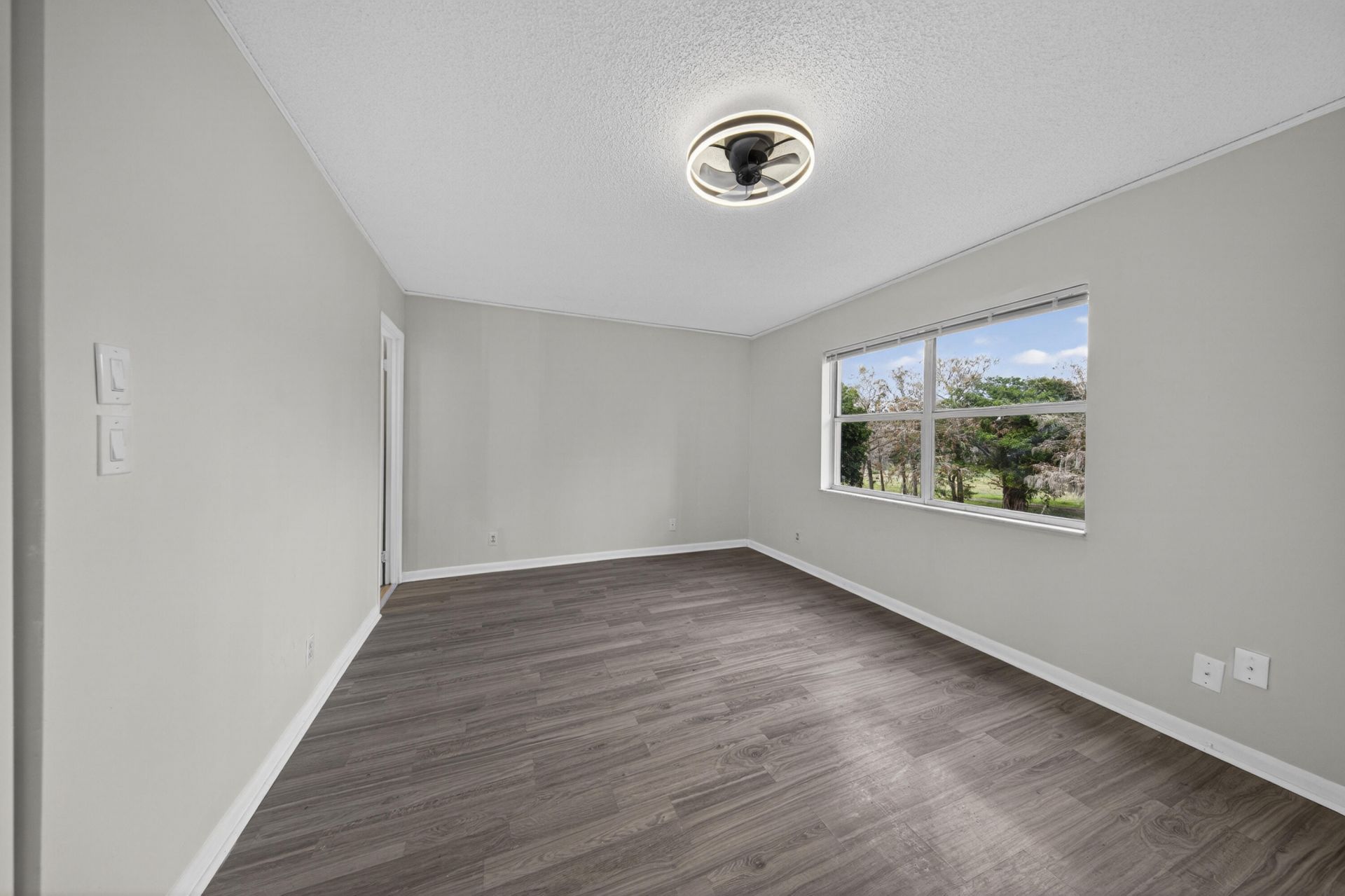 6301 N Falls Cir Drive, Unit 303, Lauderhill, FL 33319 Photo