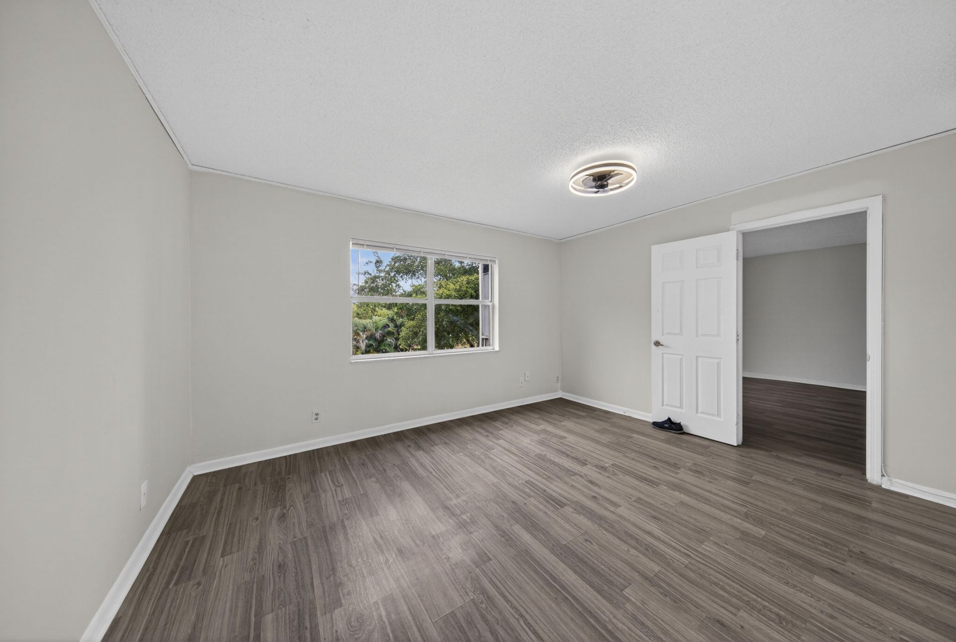 6301 N Falls Cir Drive, Unit 303, Lauderhill, FL 33319 Photo