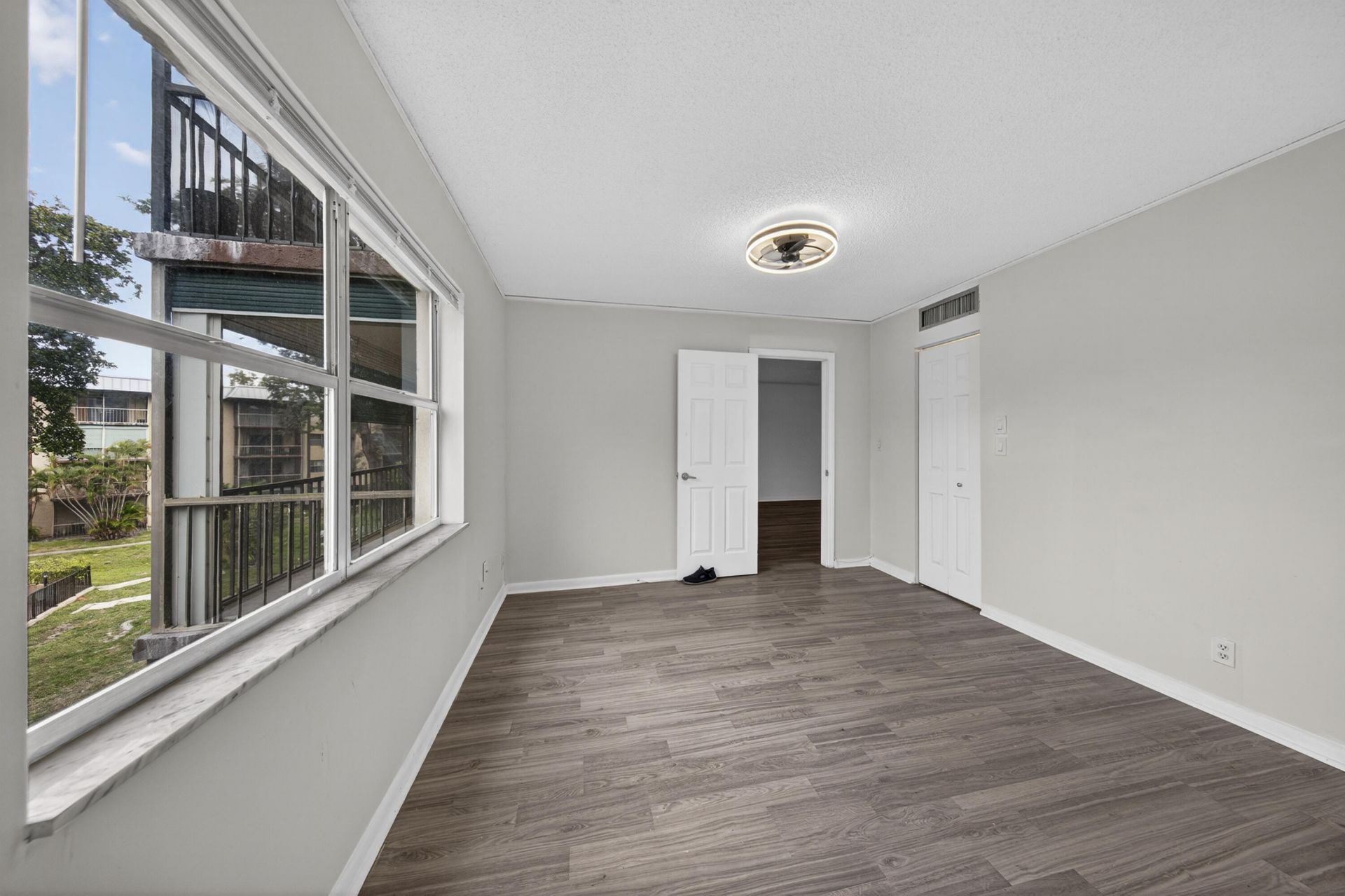 6301 N Falls Cir Drive, Unit 303, Lauderhill, FL 33319 Photo