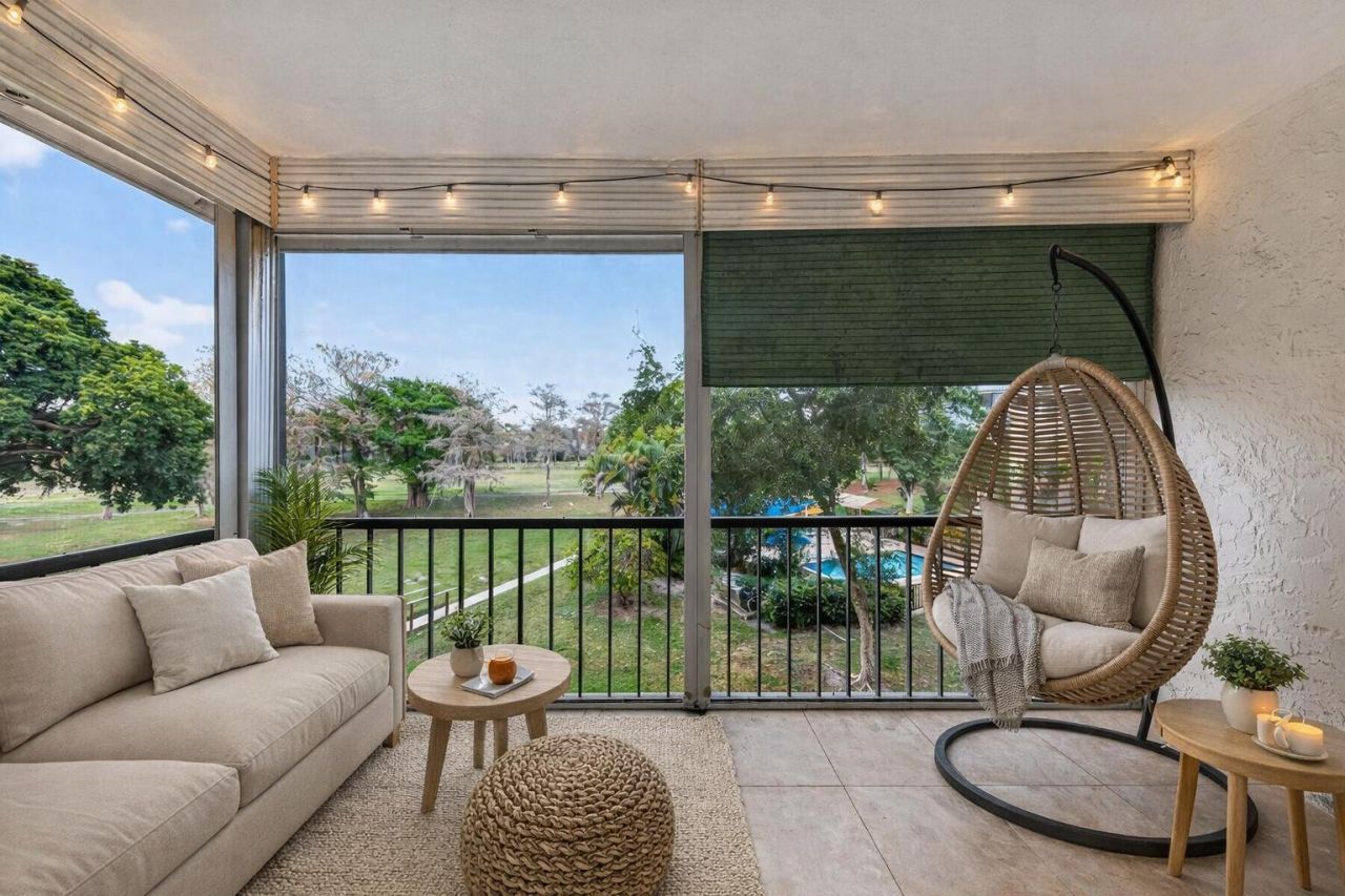 6301 N Falls Cir Drive, Unit 303, Lauderhill, FL 33319 Photo