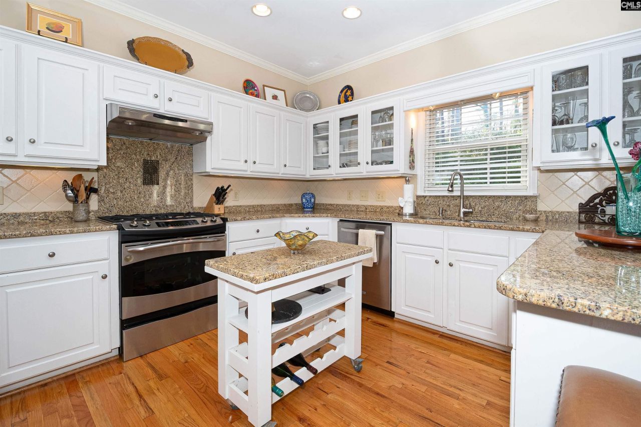 200 Barton Bend Lane Photo 18