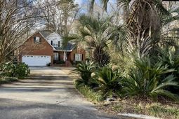 200 Barton Bend Lane photo 4