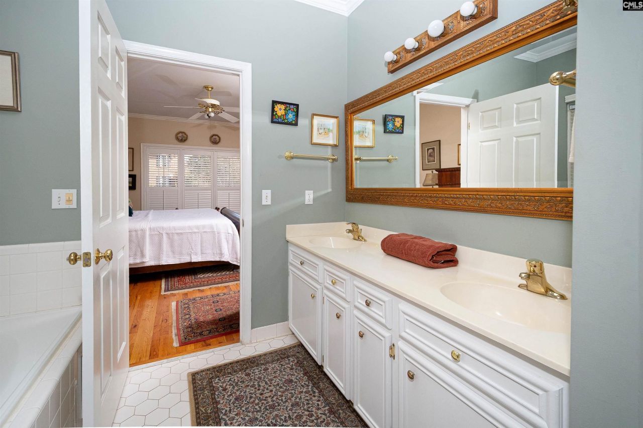 200 Barton Bend Lane Photo 26