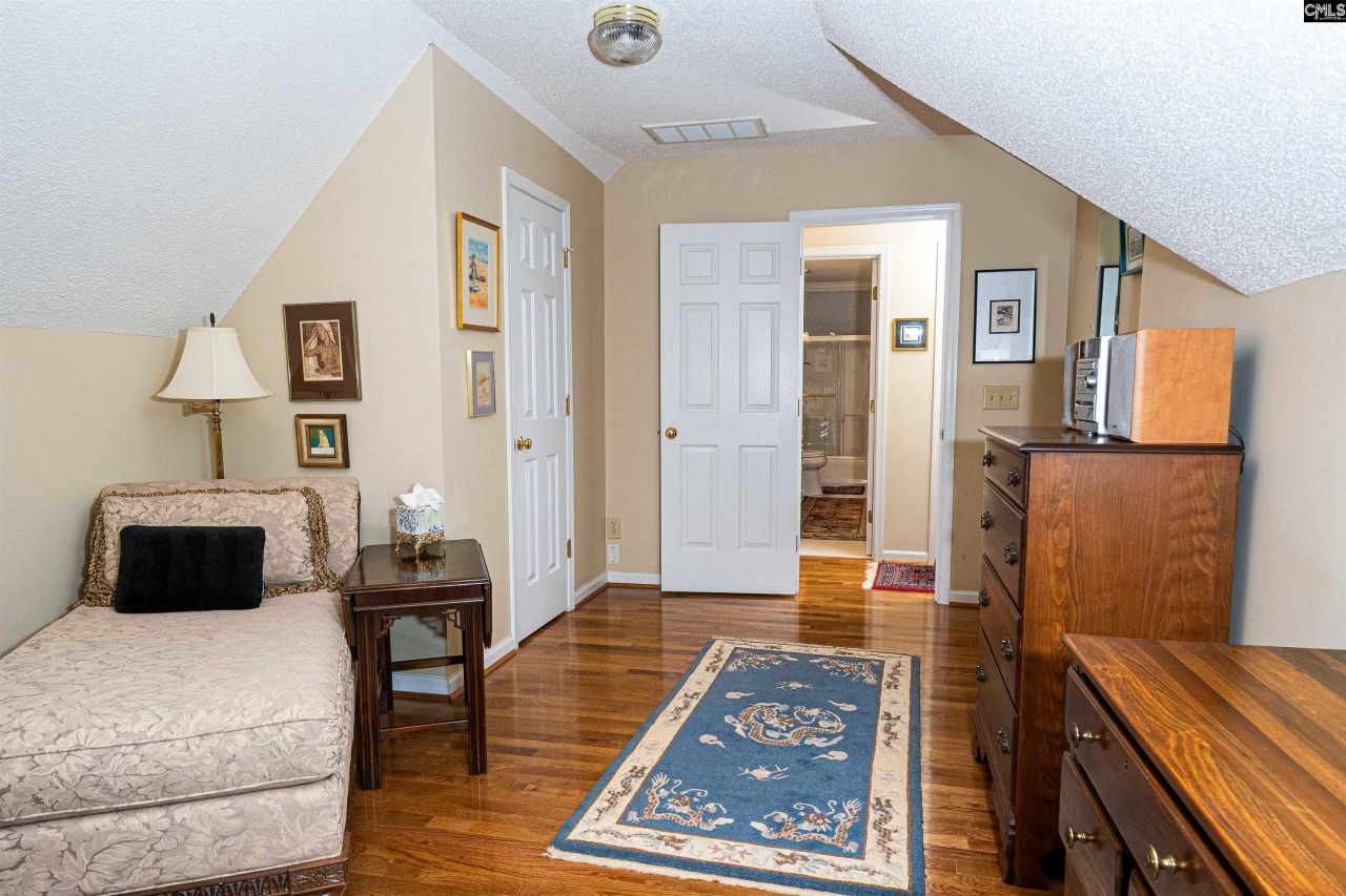 200 Barton Bend Lane Photo 32