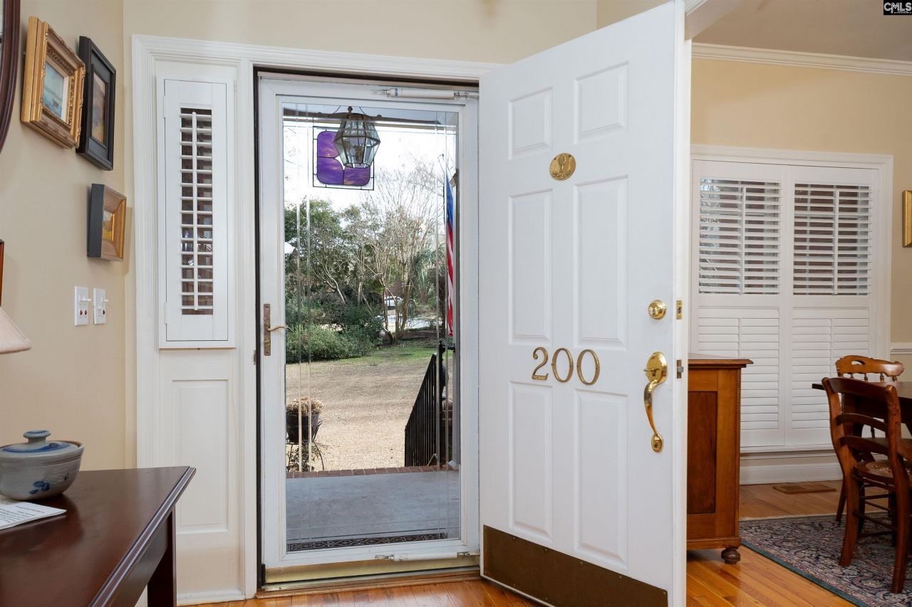 200 Barton Bend Lane Photo 5