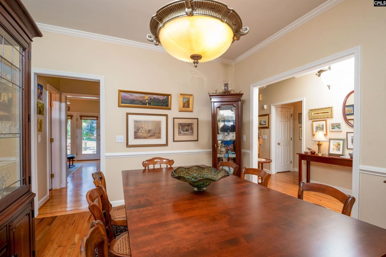 200 Barton Bend Lane Photo 8