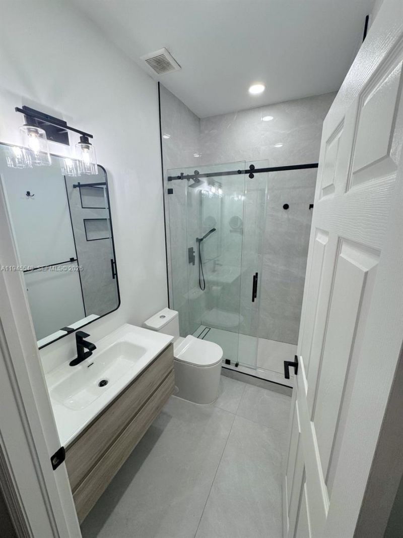 11400 NW 75th Ter, Doral, FL 33178 Photo