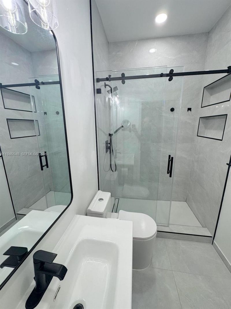 11400 NW 75th Ter, Doral, FL 33178 Photo