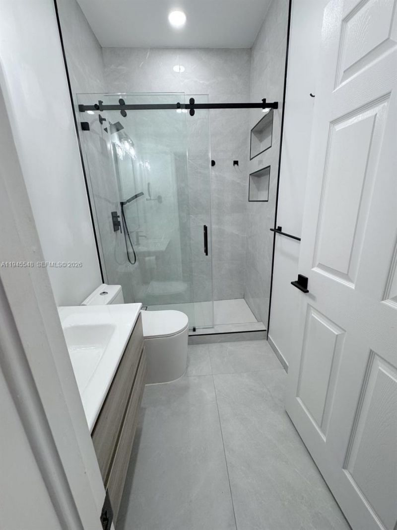 11400 NW 75th Ter, Doral, FL 33178 Photo