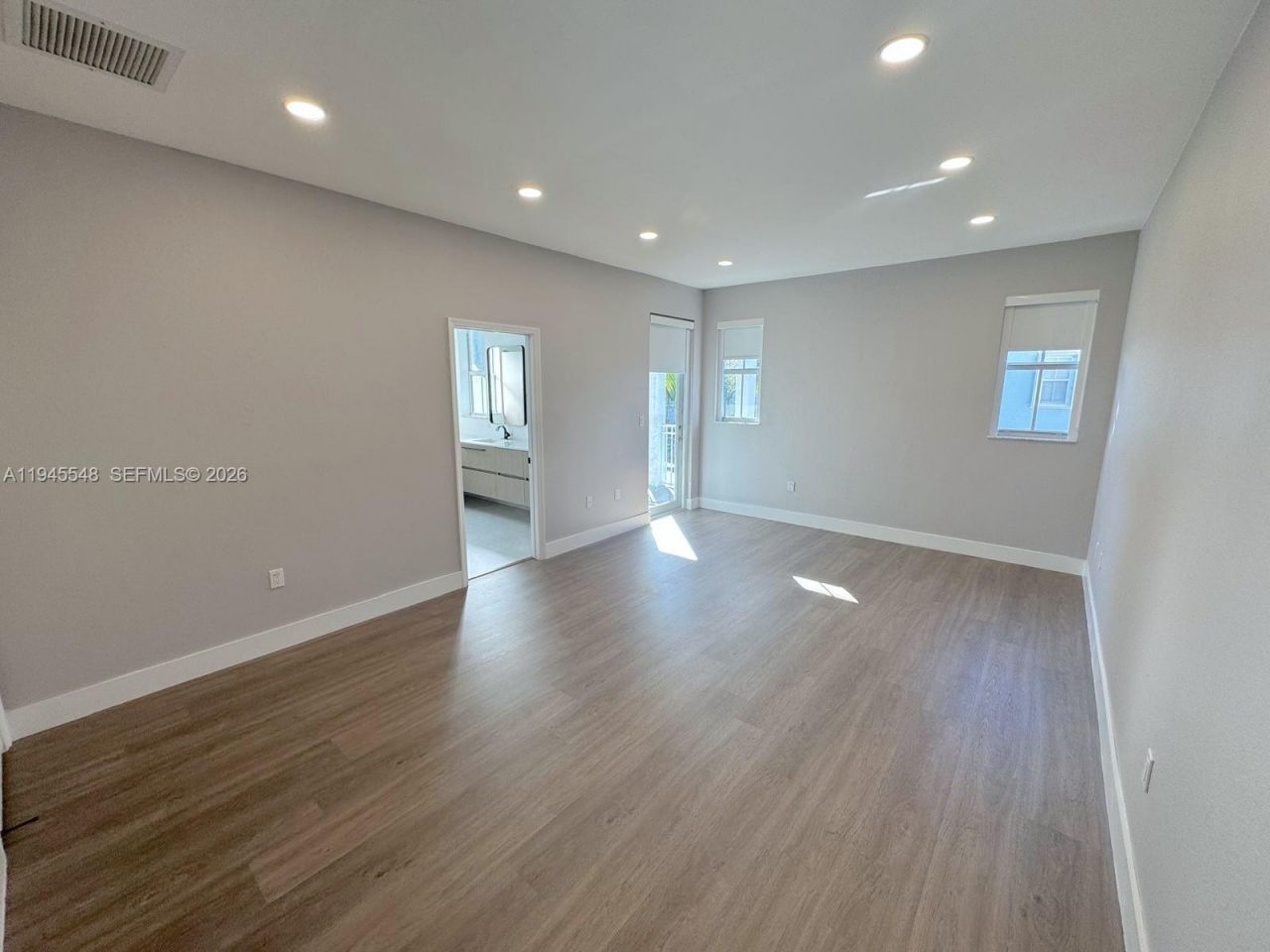 11400 NW 75th Ter, Doral, FL 33178 Photo