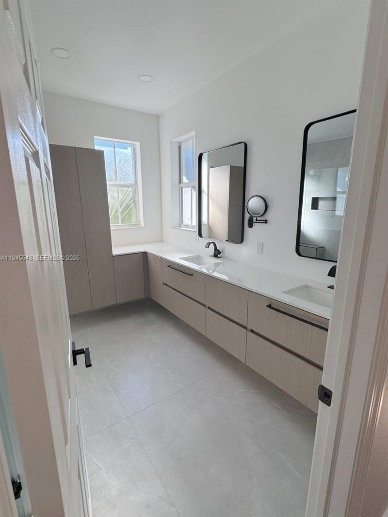 11400 NW 75th Ter, Doral, FL 33178 Photo