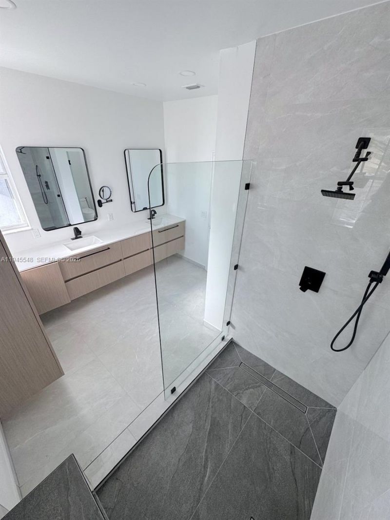 11400 NW 75th Ter, Doral, FL 33178 Photo